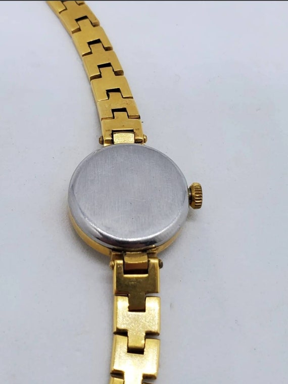 Lot Of 8 Vintage Women's Watches Slava Bulova Gue… - image 8