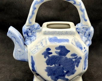 Théière chinoise sans couvercle bleu et blanc vintage en porcelaine asiatique Flo bleu floral