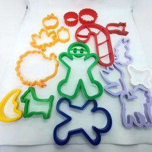 Vintage Cookie Cutter Lot Of 16 Plastic Easter Christmas Autumn
