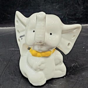Vintage Ceramic Elephant Earring Ring Holder Trunk Up Good Luck Toronto Ont.
