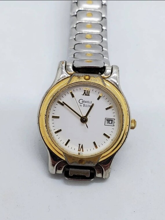 Lot Of 8 Vintage Women's Watches Slava Bulova Gue… - image 9