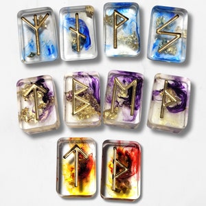 25 runes Smokey Elder Futhark personnalisables avec feuille d'or langue viking nordique sorcellerie wicca divination magique païen Odin