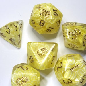 Set Di 7 Dadi Neon Lemon Per Dungeons And Dragons - Total Party Kill Games, Nuovi