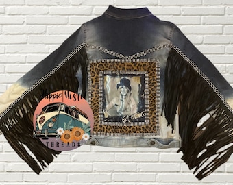 Veste en jean décolorée personnalisée, graphique Stevie Nicks, manches à franges