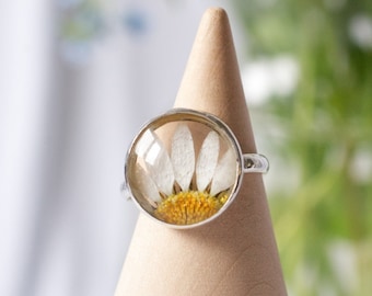 Pressed Flower Ring - Medium Circle | Botanical Ring, Flower Jewelry