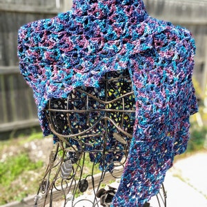 Shawl in burgundy, navy, teal