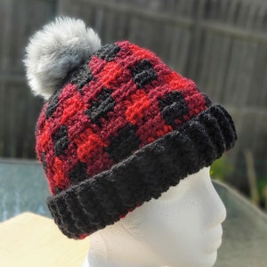 Design your own buffalo plaid hat!