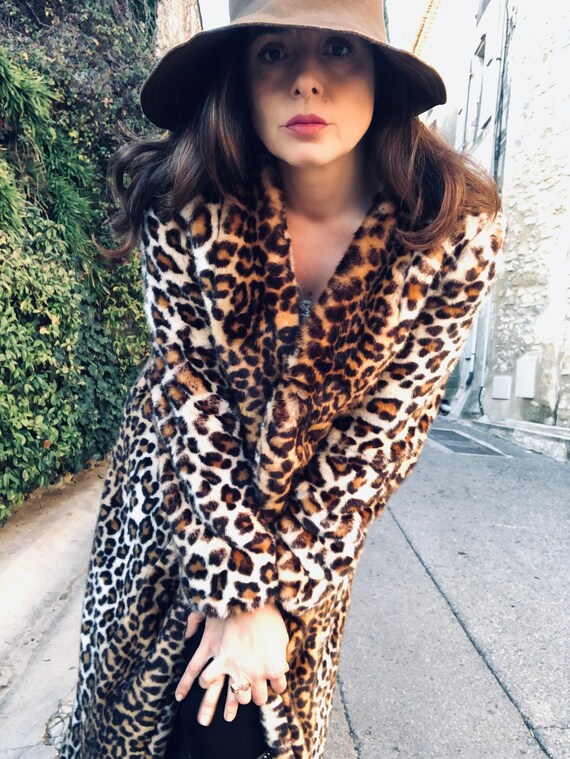 Fake fur coat leopard