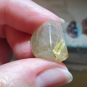 23.60 carats Gold rutilated quartz