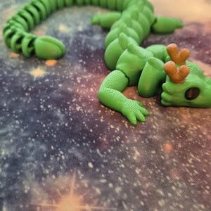 Dragon Fidget Keyring: Articulated 3D Printed DragonSpin™ image 5