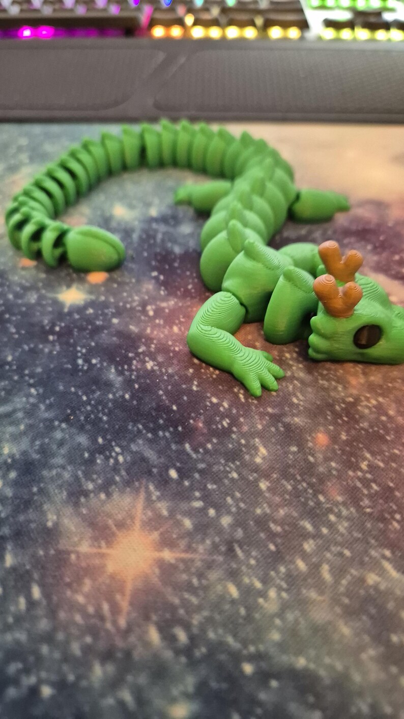 Dragon Fidget Keyring: Articulated 3D Printed DragonSpin™ image 5