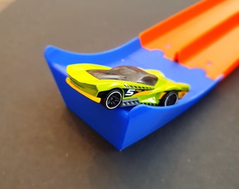 Hot Track - Dual Ramp Monster Truck (No divider)