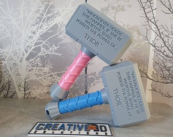 Hochet pour bébé marteau / Mjolnir. cosplay, cadeaux pour bébé - Cadeau de baby shower - Nouveau cadeau de chambre d'enfant.