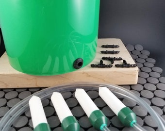 Garden Watering Kit with 4 Watering Spikes