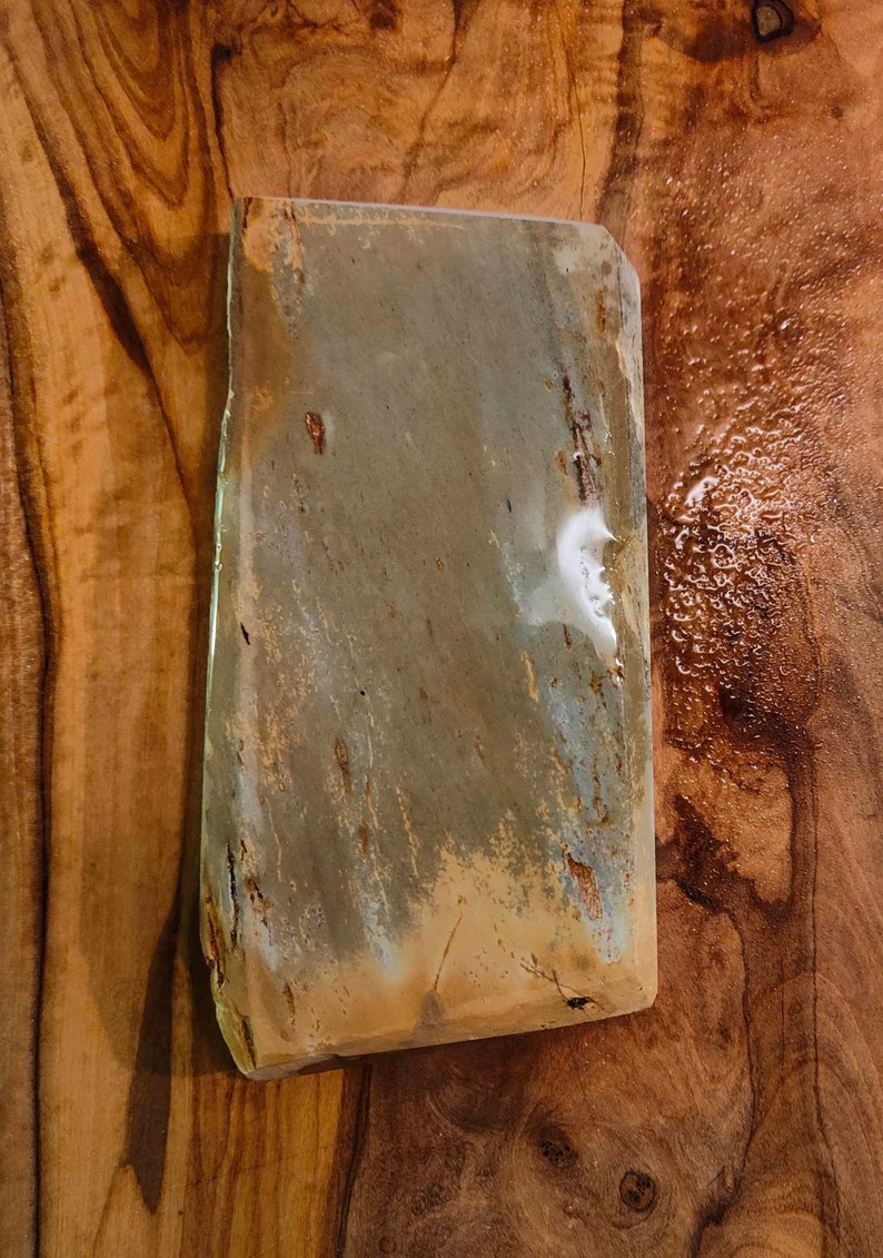 Cutting Tennen Toishi whetstones 301grams Shobudani Suita KARASU RENGE