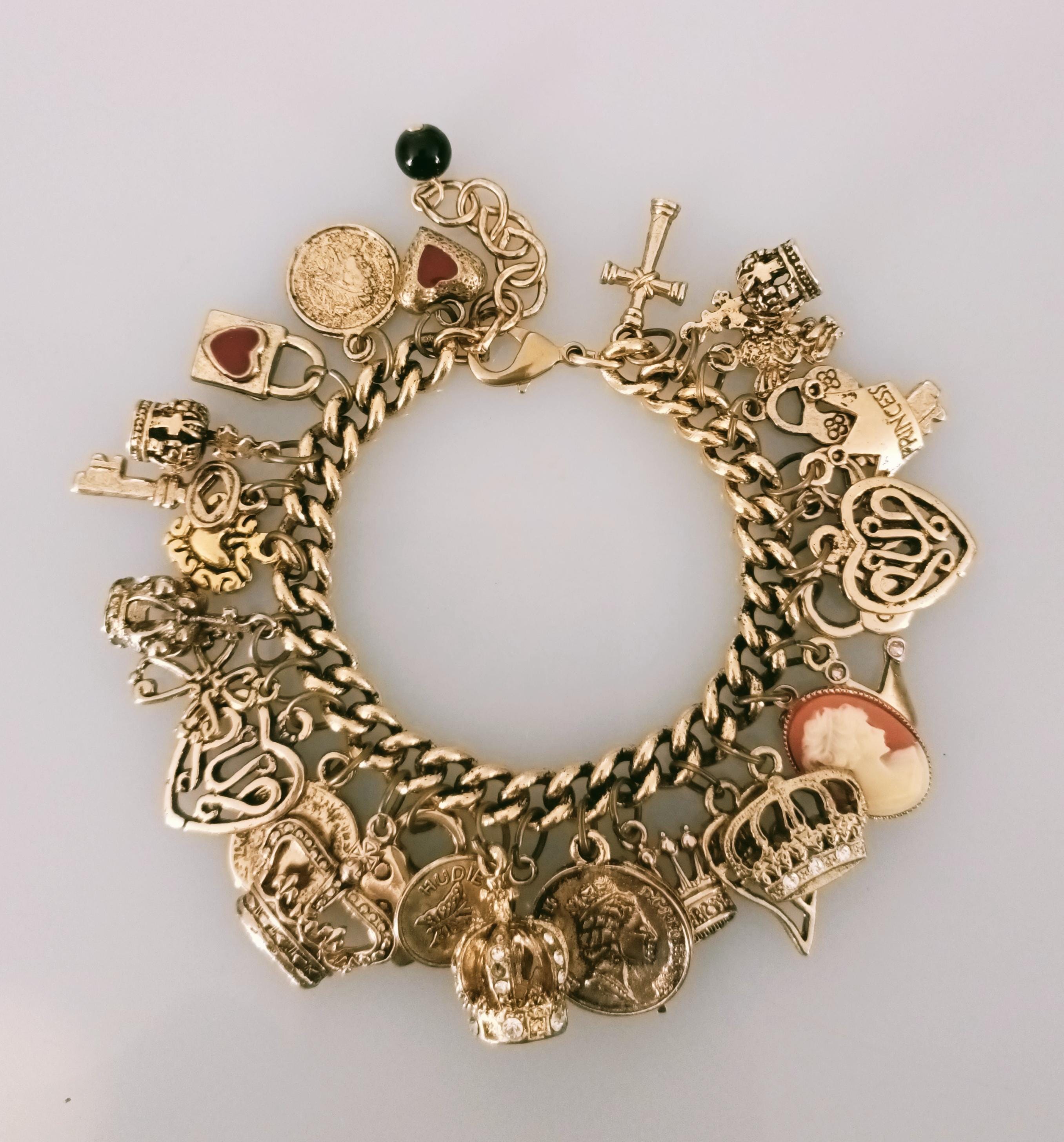 VINTAGE QUEEN BRACELET