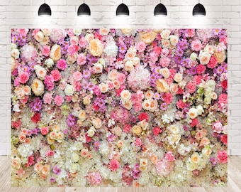 Cenário floral para fotos de casamento: cabine fotográfica com parede de flores coloridas