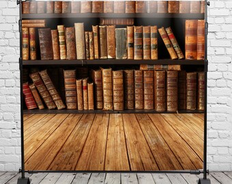Cabine de fotos com fundo retrô de livros e estante de livros, piso de madeira, para fotografia de recém-nascidos e bebês. Ideal para estúdio fotográfico infantil.