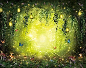 Toile de fond de forêt fantastique : lumières vertes, fleurs de papillon