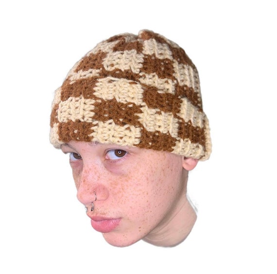 パターン かぎ針編みビーニー（チェック柄、ハーフ＆ハーフ