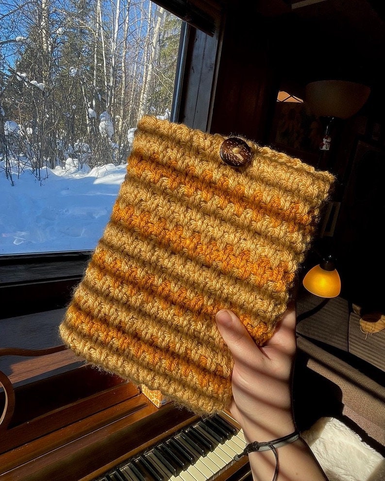 40 Book Sleeve Crochet Patterns for Stylish, Protective Handmade Reading Accessories 38 Pattern Book Sleeve Crochet