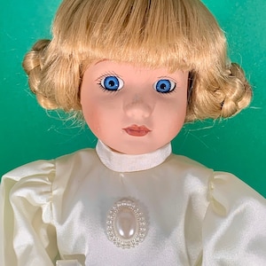 VINTAGE 16&quot; Porcelain Doll Victorian Beige Satin Lace Cream Beads Bows Parasol Blonde Buns Blue Eyed Toy Collectibles