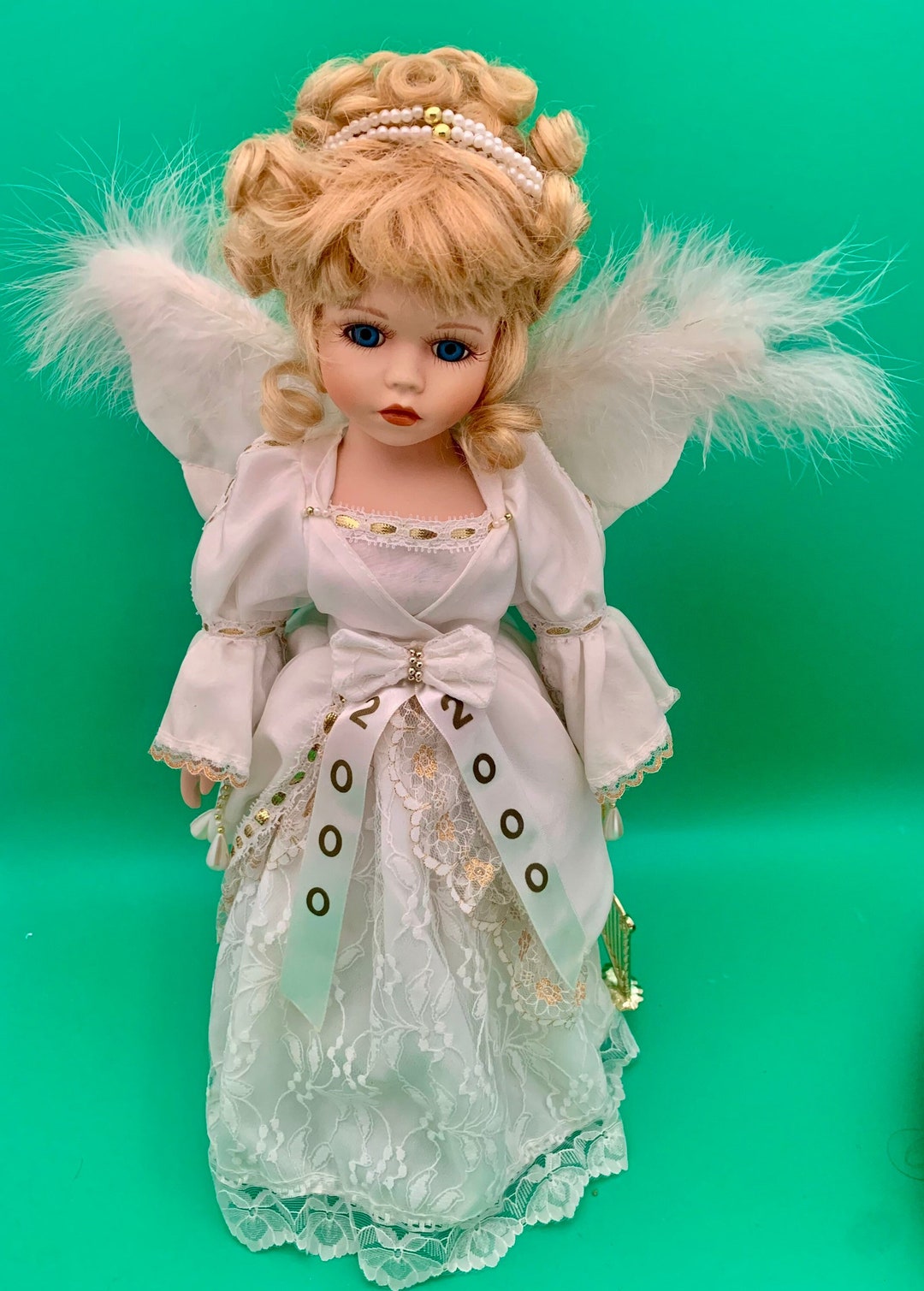 18 Heritage Signature Collection grace Porcelain Doll Vintage Year 2000