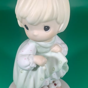 531634 Precious Moments &#39;Who&#39;s Gonna Fill Your Shoes&#39; Vintage 1996 Figurine Statue Collectibles Pastel Enesco