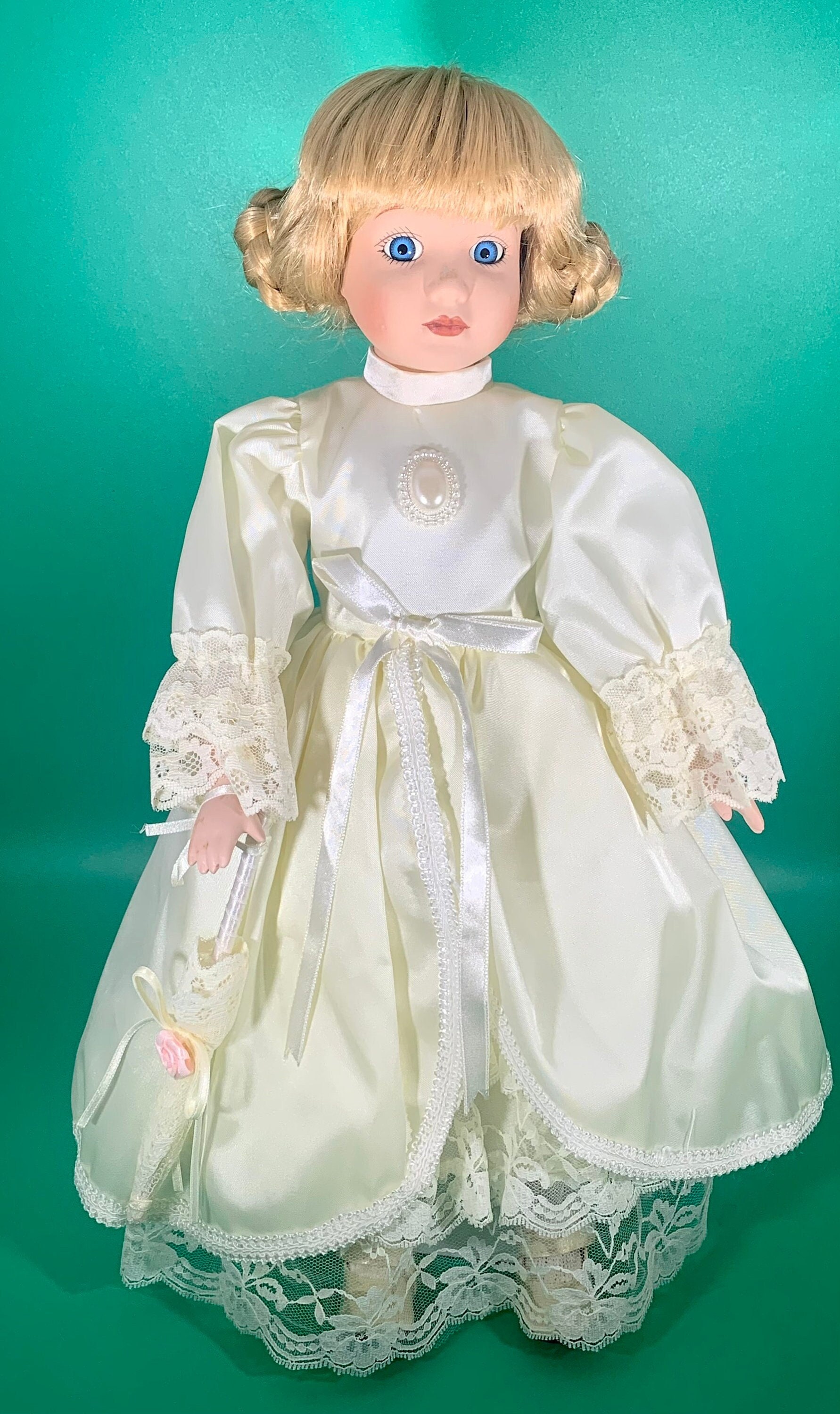 * antique doll ୨୧ ストローハットの ペグドールさん antique doll ୨୧ ストローハットの ペグドールさん antique