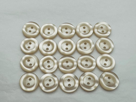 Lot De 6 Boutons Vintage Blancs 34 Mm - Plastique Strié - Pour Manteau, Artisanat - Occasion
