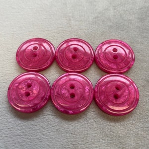 Pearly buttons cerise pink by Dill 20mm a set of 6