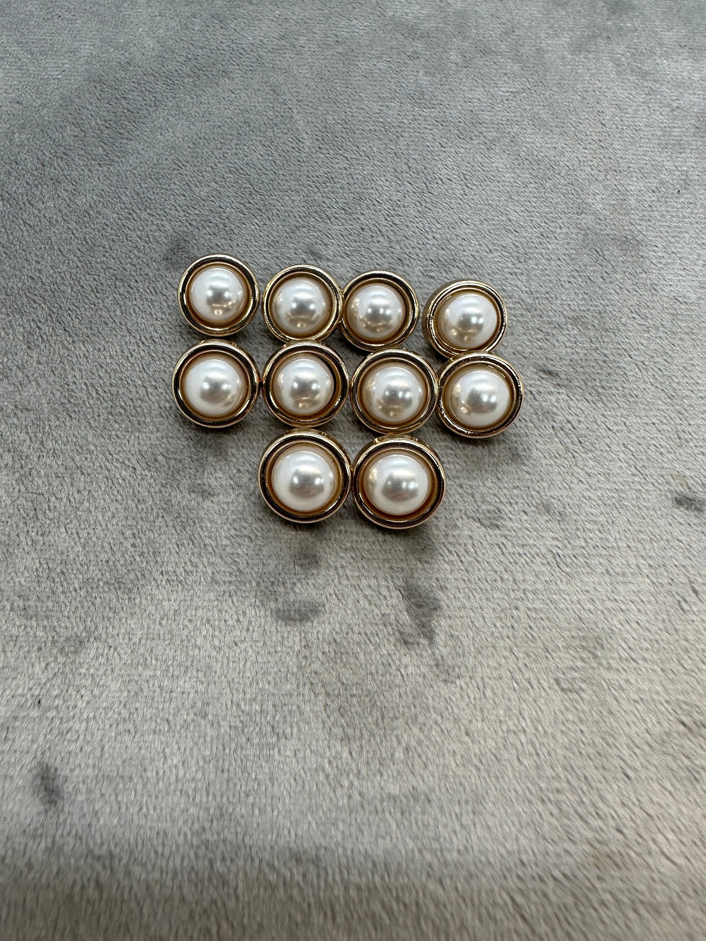10, White and Gold Fancy Shank Buttons, Gold Metallic Heart Border Buttons,  White Fancy Style Buttons, White and Gold Shank Button 