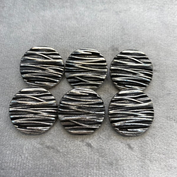 Metal buttons aged silver effect bark design 19mm a set of 6