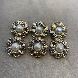 Metall Blumen Knöpfe Silberfarben mit Kunstperle 19 mm im 6er Set