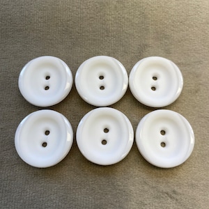 Matt buttons white with glossy detail 22mm a set of 6