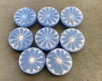 Pearly buttons blue flower design 15mm a set of 8