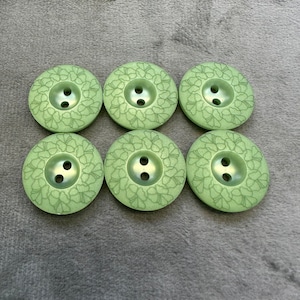 Textured buttons apple green floral design 22mm a set of 6