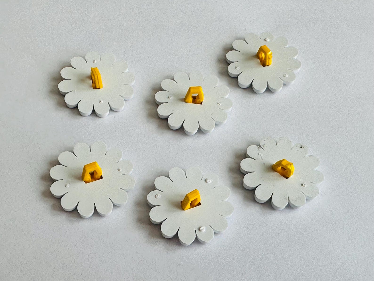 Daisy Buttons 23mm: White & Yellow Spotted Shank Buttons, a Set of 6 - Etsy