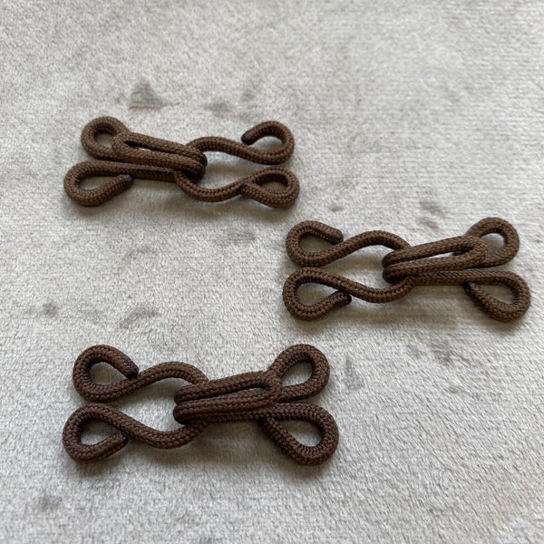 Crochet et oeillets en fourrure Marron 40 mm le lot de 3