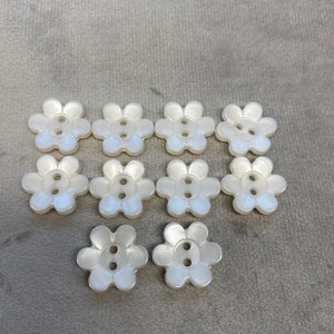 Bottoni a margherita finitura avorio perlato 18 mm set da 10