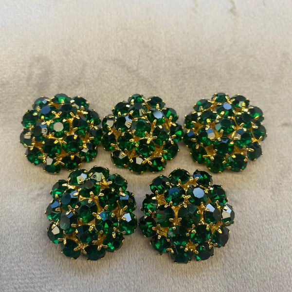 Boutons en strass vert émeraude sur une monture dorée 25 mm le lot de 5