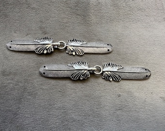 Cloak clasp feather design in silver-tone metal 8.5 x 1.7cm a set of 2