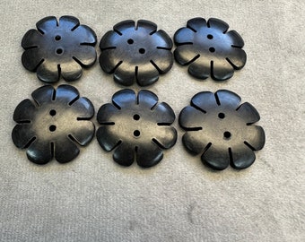 Flower buttons black bone 29mm a set of 6