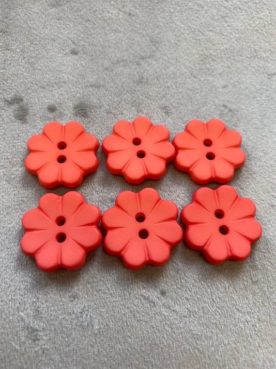 Flower buttons coral shade matt finish 20mm a set of 6