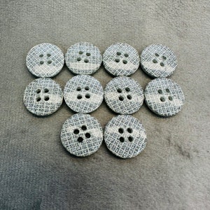 Glitter buttons silver effect lattice design 16mm a set of 10