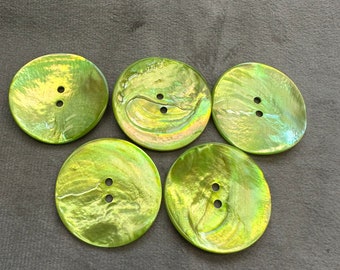 Shell buttons lime green iridescent finish 34mm a set of 5