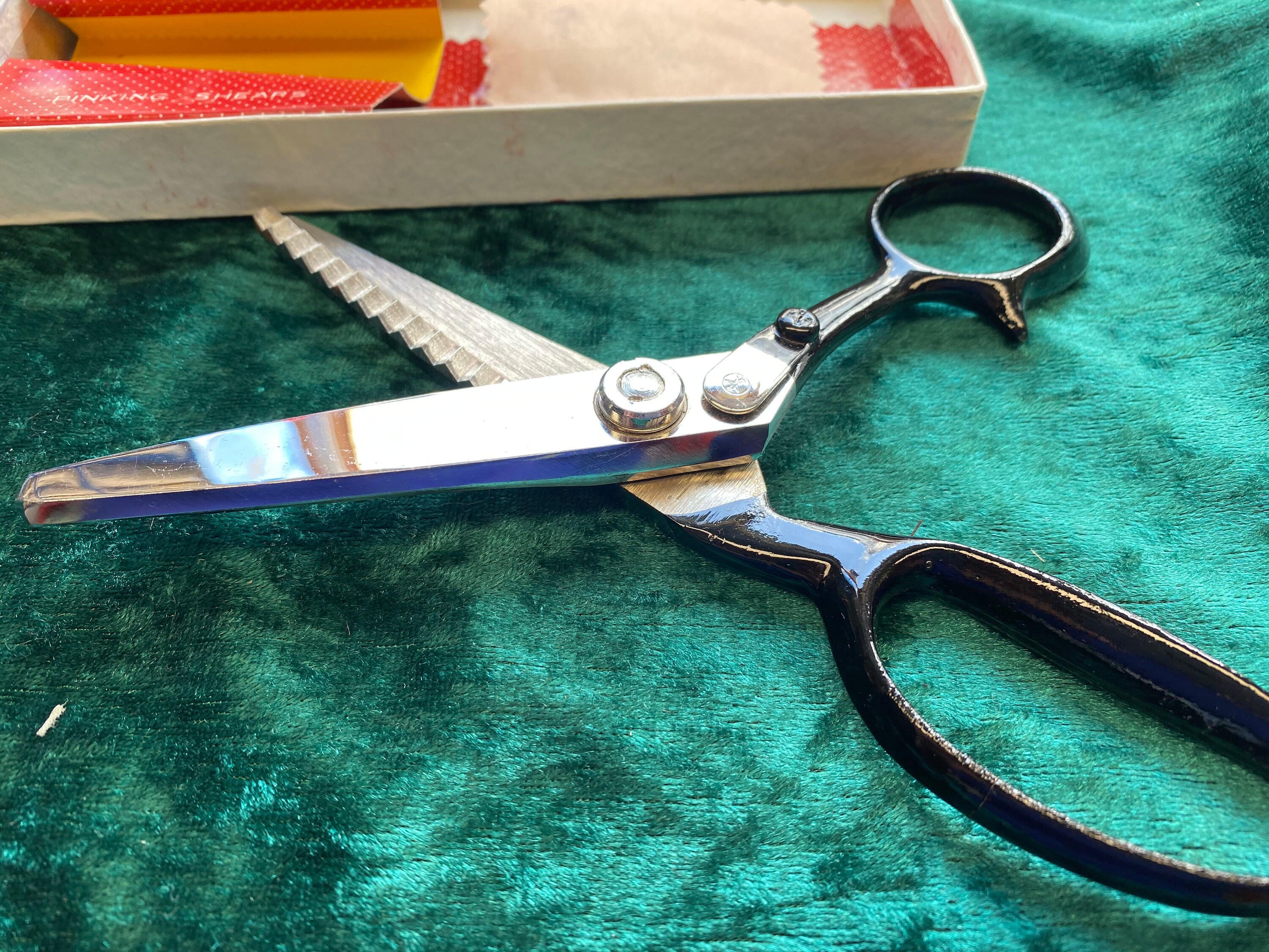 Vintage Pinking Shears Red Canary in original box Etsy