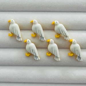 Seagull buttons 17mm a set of 6 white and yellow on a shank