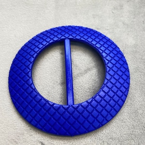 Slide buckle in a Royal blue diamond-shaped textured design with a matte finish, to fit a belt 50mm. For belts, sarongs, T shirts, crafting