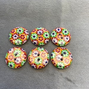 Botões de flores fundo laranja com desenho impresso brilhante 17 mm um conjunto de 6